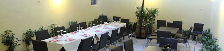 Il giardino sotto gli ombrelloni